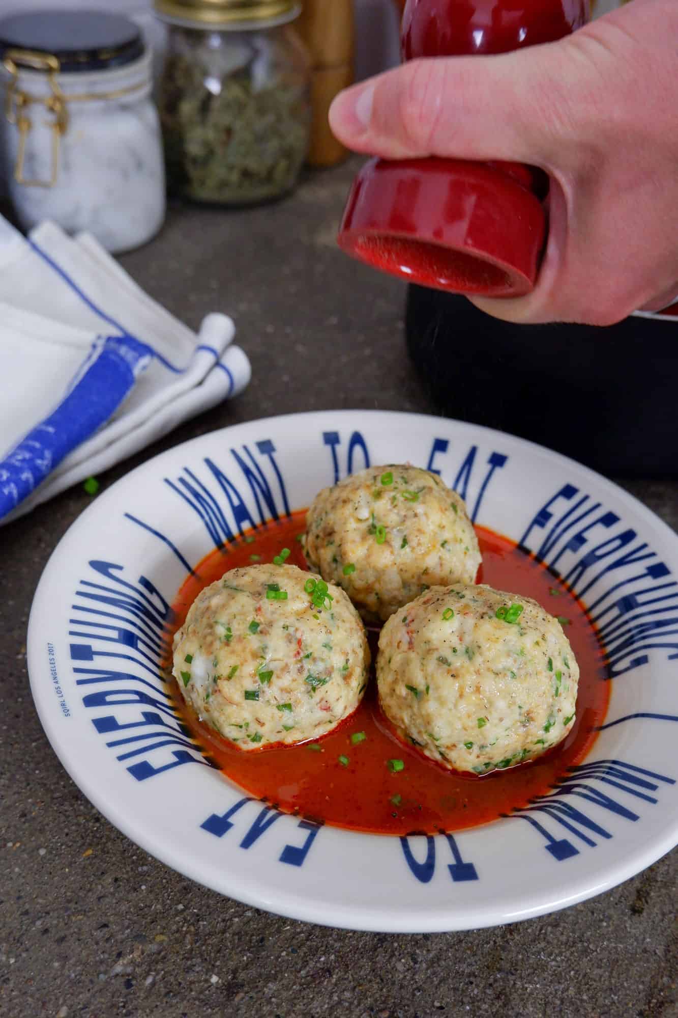 Canederli ai gamberi al vapore con brodo al pomodoro ...