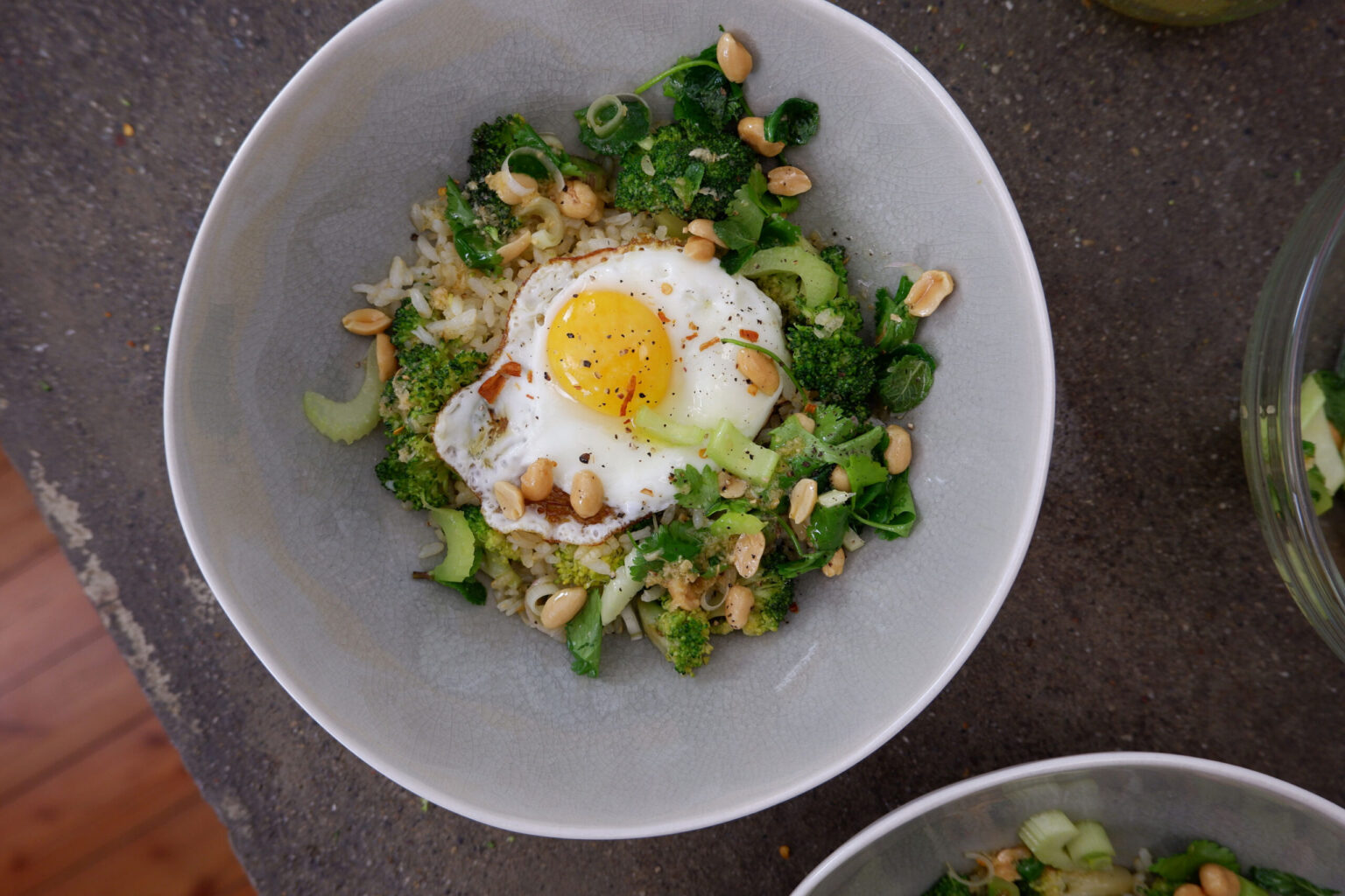 Riso croccante con broccoli e uova
